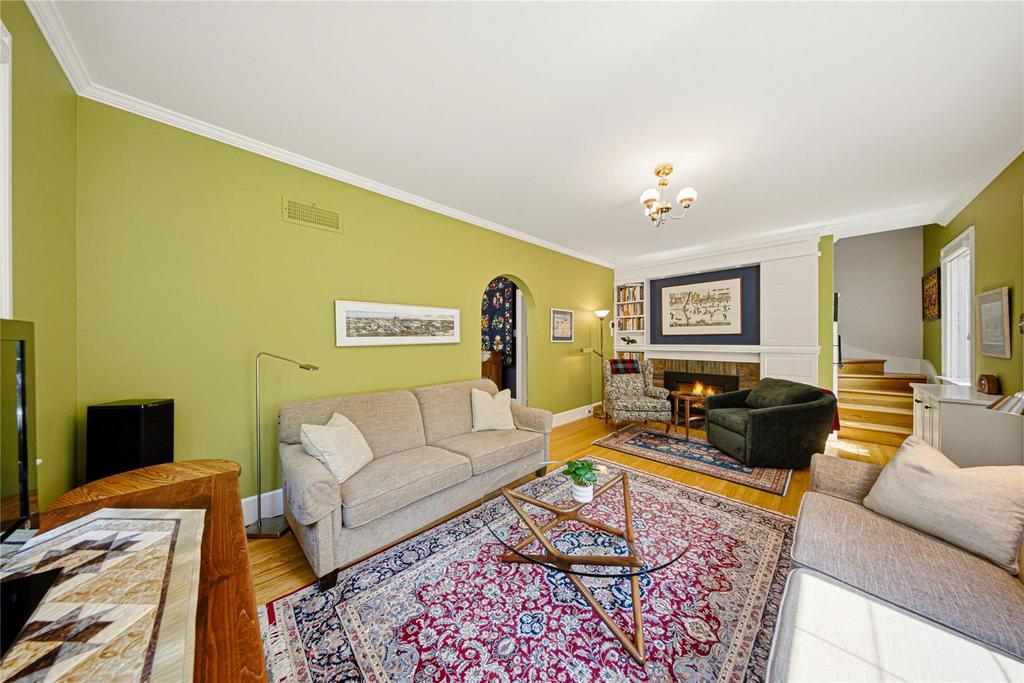Interior view at 5 Kingston Row